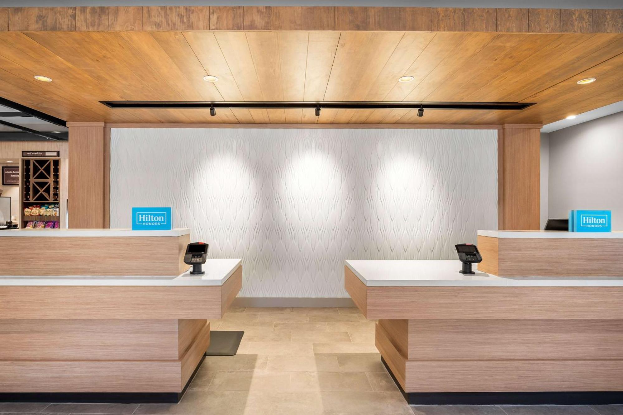 Hilton Garden Inn نورث كونويه المظهر الخارجي الصورة